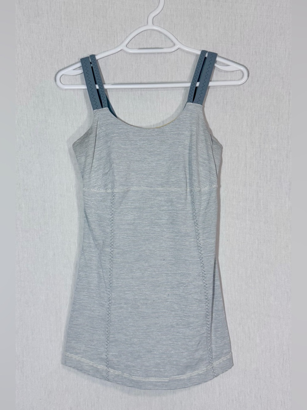 ✨FREE WITH BUNDLE✨ Lululemon size 4 Grey and white Striped Athletic Tank Top